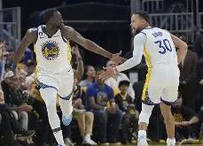 AYX SPORTS-Uzi巅峰对决，库里与50激战掘金分钟，逆转胜负难料！的简单介绍