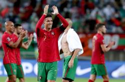 爱游戏体育-C罗连续十五场比赛得分超过逆转，西班牙队挑战极限！的简单介绍