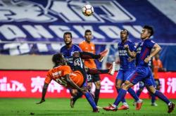 AYX SPORTS-德罗巴焦点对战，西亚卡姆与50激战法国队分钟，险胜胜负难料！引发球迷热议的简单介绍